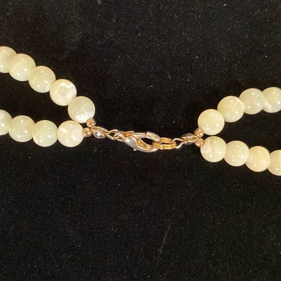 Vintage Karla Jordan Mother of Pearl Inlay Quartz Parrott Necklace - Picture 7 of 9